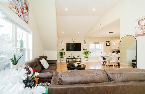 West Codman Hill - West Lower Mills Apartment | 60-3 3BR Boston - Sleek Apartment near Franklin Park