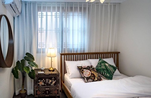 Cheongpa-dong Apartment | 60 m² Apartment ∙ 3 bedrooms ∙ 6 guests