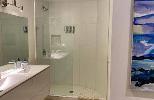 Bowen Island Apartment | 60 m² Apartment ∙ 1 bedroom ∙ 2 guests