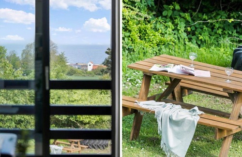 Tejn Apartment | 60 m² Apartment ∙ 2 bedrooms ∙ 4 guests