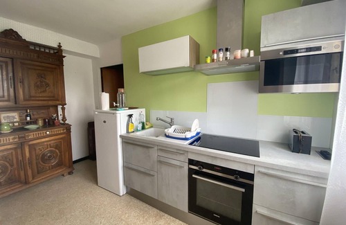 Vezenobres Apartment | 60 m² F3 ground floor apartment in a hillside villa