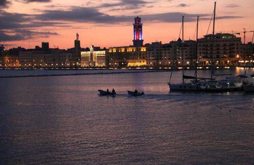 Bari City Centre Boat Rental | 60 m² Houseboat ∙ 2 bedrooms ∙ 4 guests