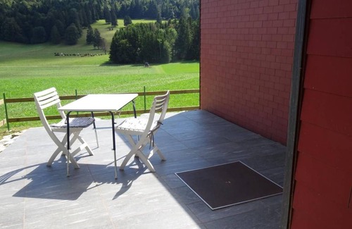 Lajoux House | 60 m² House ∙ 3 bedrooms ∙ 4 guests