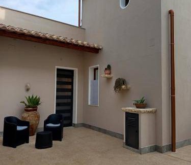 Napola House | 60 m² House ∙ 4 guests