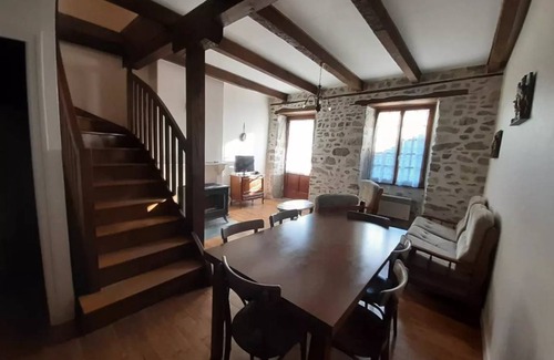 Lamaziere-Haute House | 60 m² House ∙ 2 bedrooms ∙ 5 guests
