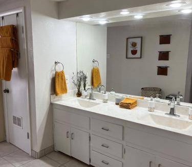 Lubbock Cabin | 60 m² Lodge ∙ 2 bedrooms ∙ 4 guests