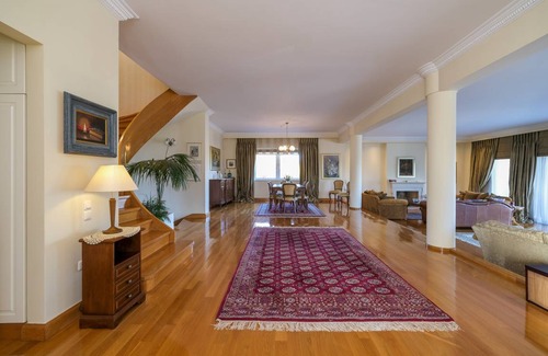 Kropia Villa | 600 m² Villa ∙ 4 bedrooms ∙ 8 guests