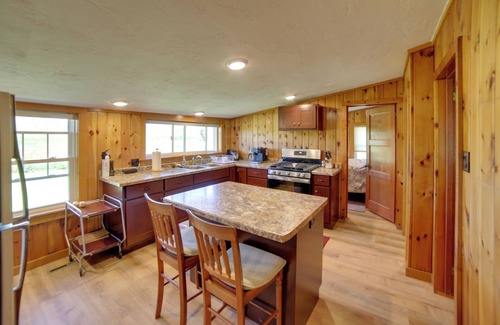 Oconto Cottage | 600' of Green Bay Frontage & Dock: Cozy Cottage