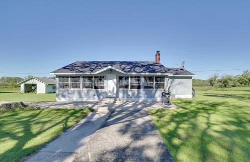 Oconto Cottage | 600' of Green Bay Frontage & Dock: Cozy Cottage