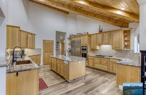 Galena Forest Estates House | 6000sf Pine House with indoor swimming pool