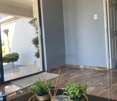 Dwarsloop House | 606 Guesthouse