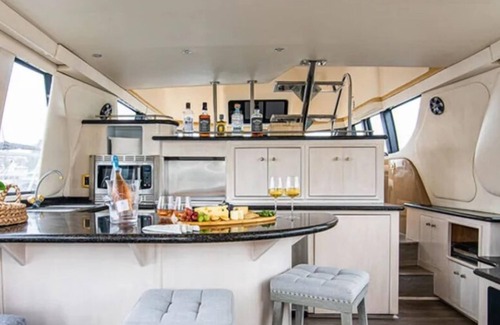 Marina del Rey Boat Rental | 60ft Carver Yacht in Marina del Rey