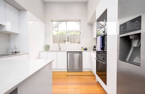 Footscray House | 61 Ballarat Rd, Footscray