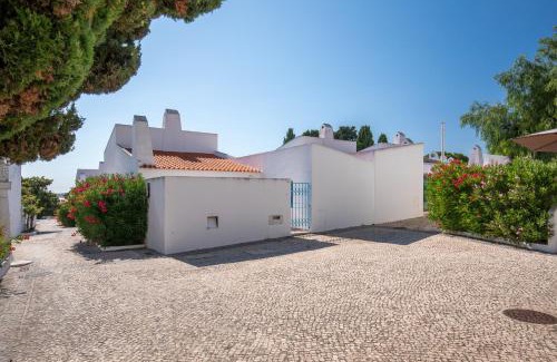 Prainha House | 633 Casa Realengo