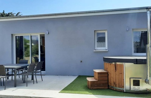 Saint-Jean-de-la-Riviere House | 65 m² Gîte ∙ 3 bedrooms ∙ 6 guests