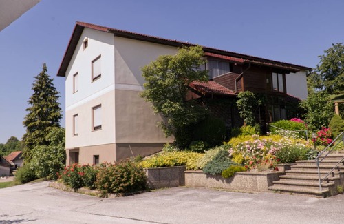 Hatzendorf Apartment | 65 m² Apartment ∙ 2 bedrooms ∙ 4 guests