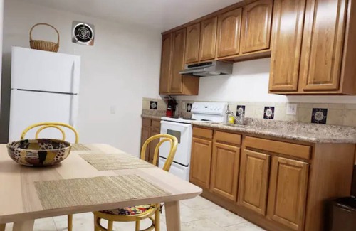 Chabot Park Apartment | 65 m² Apartment ∙ 2 bedrooms ∙ 4 guests