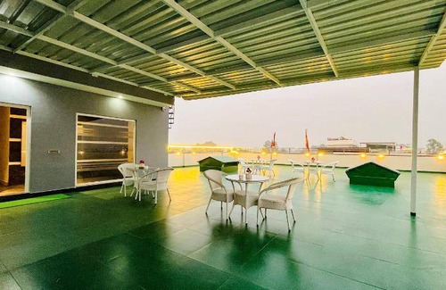 Sector 14 Hotel | 65 m² Hotel ∙ 2 guests