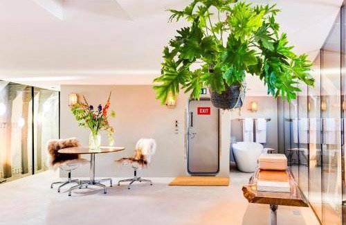 Amsterdam North Boat Rental | 65 m² Houseboat ∙ 2 guests