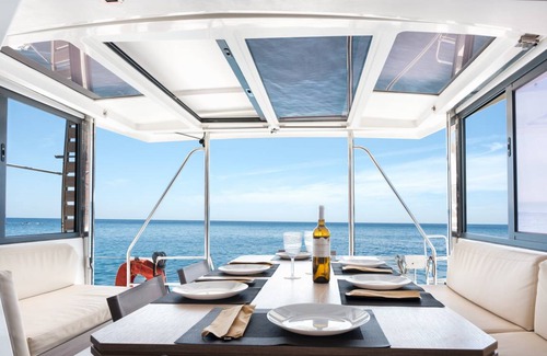 Vlychada Boat Rental | 65 m² Houseboat ∙ 4 bedrooms ∙ 8 guests