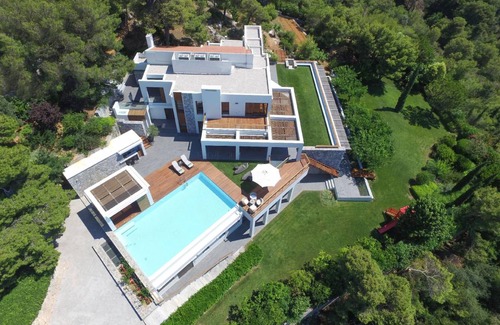 Halepa House | 650 m² House ∙ 5 bedrooms ∙ 10 guests