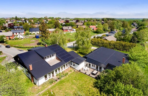 Onslunda House | 650 m² House ∙ 5 bedrooms ∙ 10 guests