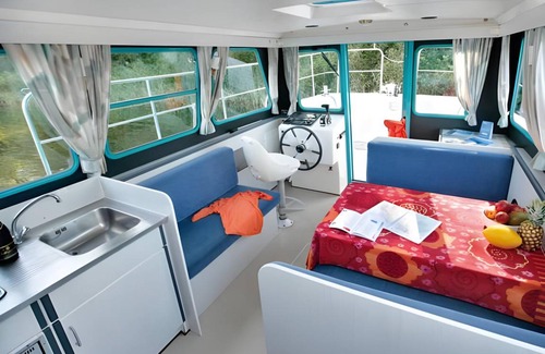Zeuthen Boat Rental | 66 m² Houseboat ∙ 4 bedrooms ∙ 12 guests