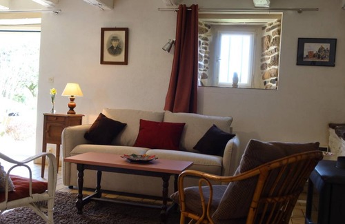 Plouguenast House | 68 m² Gîte ∙ 1 bedroom ∙ 3 guests