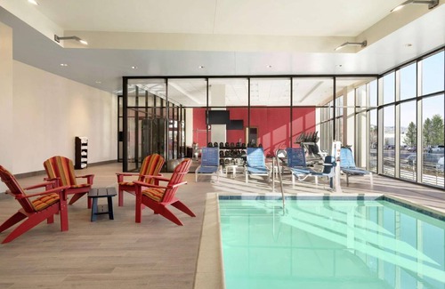 Warner Center Hotel | 68 m² Hotel ∙ 2 bedrooms ∙ 127 guests