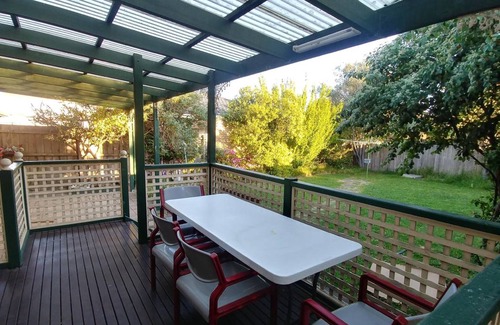 Dandenong House | 680 m² House ∙ 3 bedrooms ∙ 6 guests