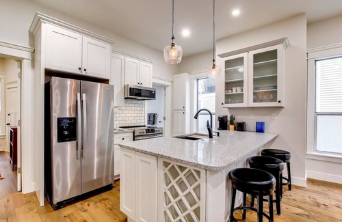 Crescent Hill House | 6BR/3BA PRIME Location - Entire Home (Both Units)