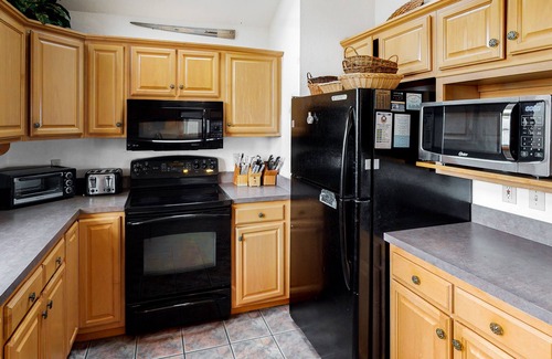 Ocean Sands House | 6BR Oceanfront | Pool | Hot Tub | Balcony