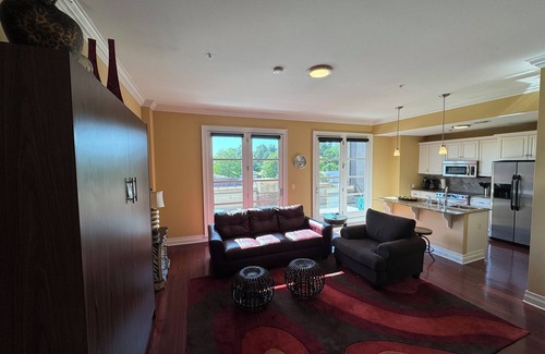 Fayetteville Condo | 6th Floor Condo in The Dickson with View of Old Main