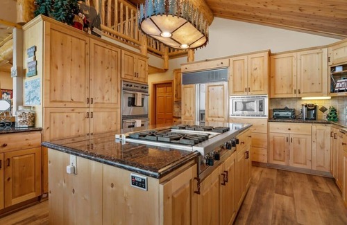 Castle Glen Estates Cabin | 7 bedroom accommodation in Big Bear Lake