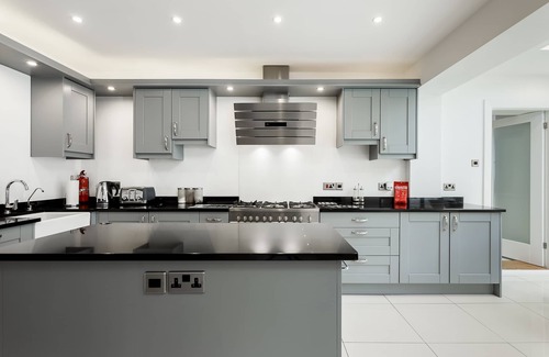 Southbourne House | 7 Bedroom Contemporary Family Friendly Home Nr Southbourne Beach