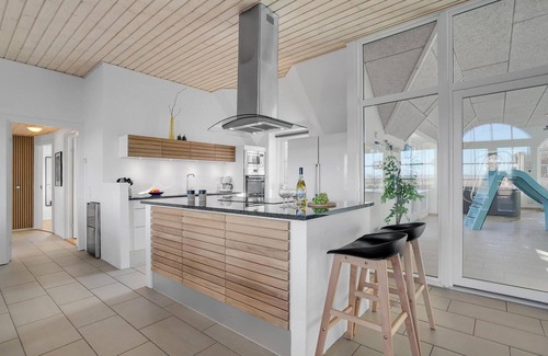 Vedersø Klit House | 7 bedroom gorgeous home in Ulfborg