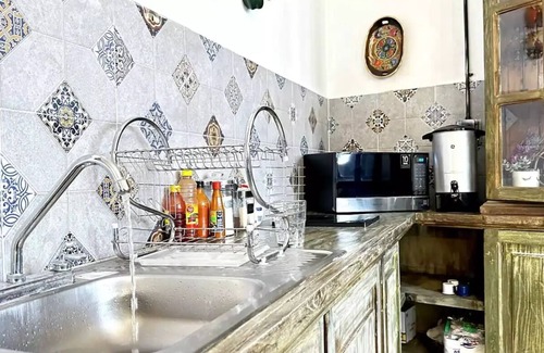 San Pedro Tlaquepaque House | 7 Bedrooms 9 Beds 3 Kitchens Rooftop Lounge