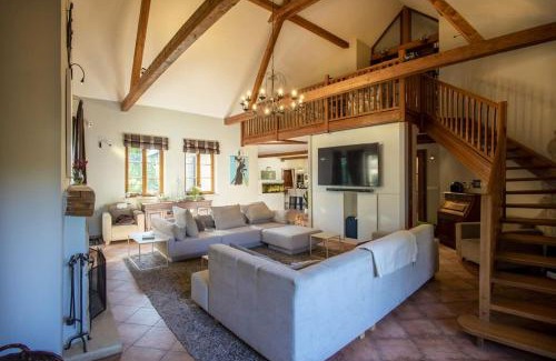 Ricany Villa | 7 Bedroom Secluded Villa close to Prague