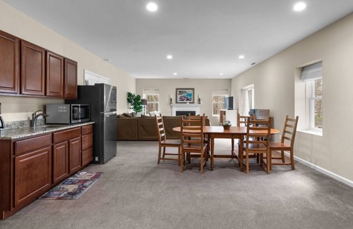 Dayton House | 7 BR 42 Mi. Fr. Washington, Frederick, HarpersFerry