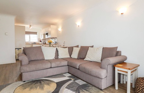 Mawgan Porth Cottage | 7 EUROPA COURT, pet friendly, country holiday cottage in Mawgan Porth