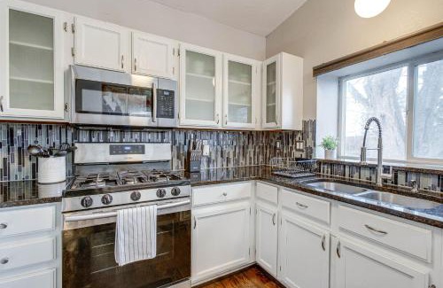 Arvada House | 7 Mi to Downtown Denver Family Home with Fire Pit!