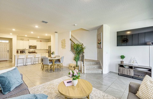 Palm Coast House | 7 Mi to European Village: Pond-Front Townhome!