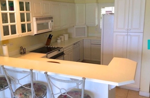 Seven Mile Beach Condo | 7 Mile Beach Front Cayman Condo
