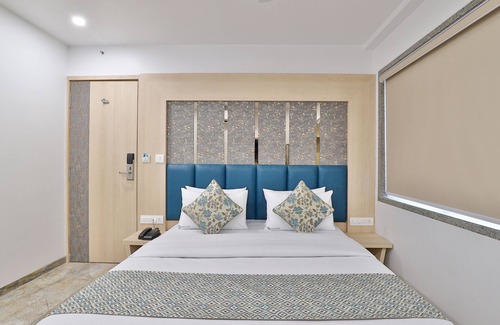 Surat Hotel | 7 Orbit Hotel Surat
