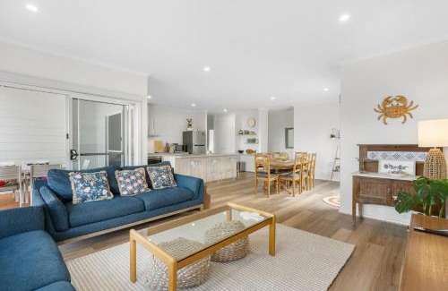 Encounter Bay House | 7 Passatt St, Encounter Bay