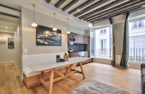 Strasbourg -Saint-Denis Apartment | 70 - Authentic Parisian Flat