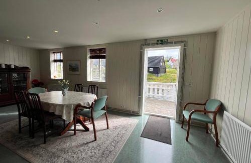 Hofsos Apartment | 70 m² Apartment ∙ 2 bedrooms ∙ 6 guests