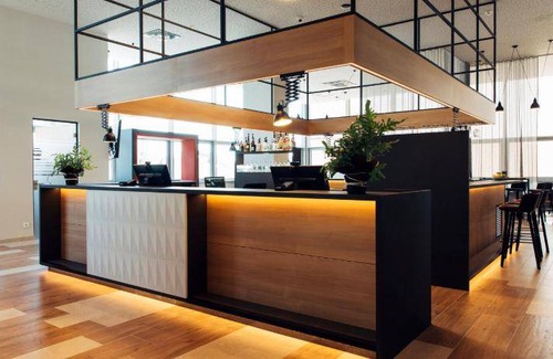 Spreitenbach Hotel | 70 m² Hotel ∙ 2 bedrooms ∙ 10 guests
