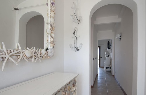 Capo Ferro Apartment | [70MT-PRIVATE BEACH] FREE SUN BEDS AND UMBRELLAS