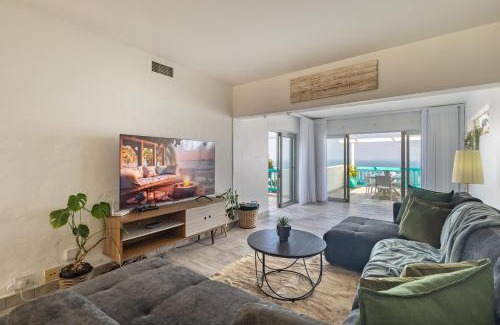 Shaka's Rock Apartment | 72 Perissa